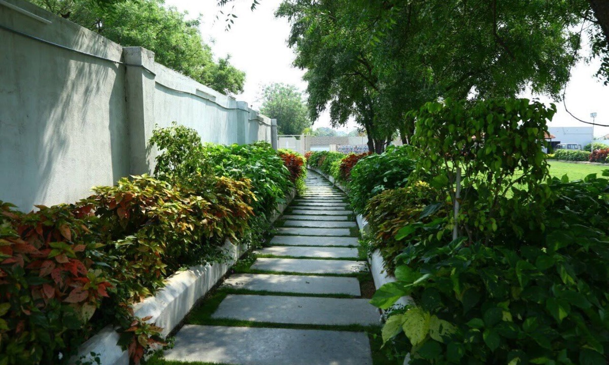 Chevella House | Fantastic 3-bedroom farmhouse in Tolkatta with pool and car parking