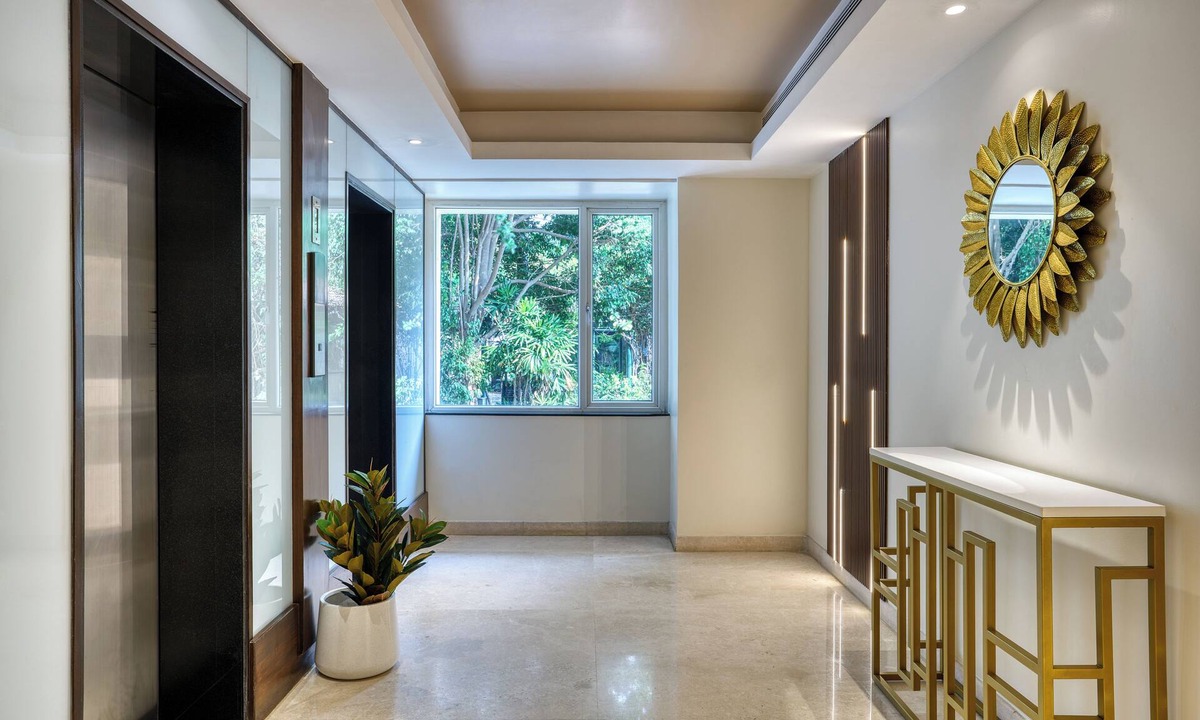 Krishnarajapura Hotel | Featherlite Evoma Hotel