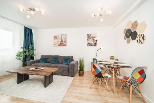 Timisoara Apartment | Feel the Paris with C&A apartment - By OpenHouse
