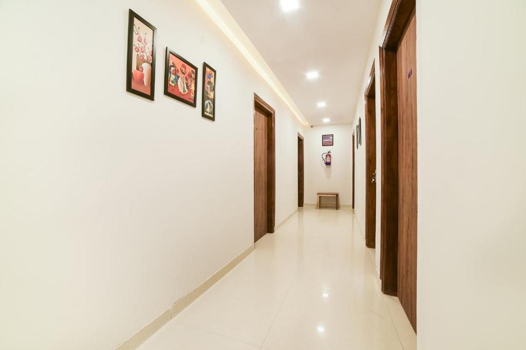 Pashim Vihar Hotel | Flagship Comfortable Stays Near Tdi Mall