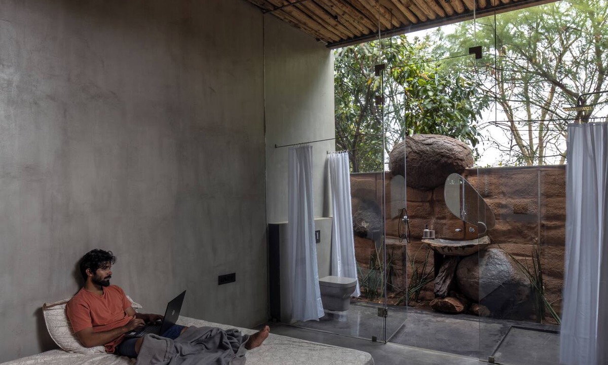 Hosur Hotel | Flintstone