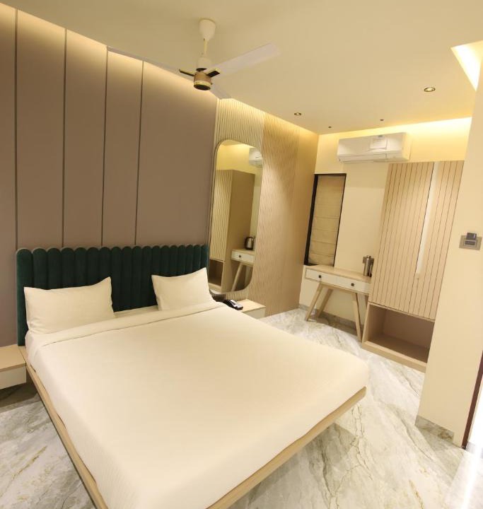 Lachhmangarh Hotel | Fort View Palace