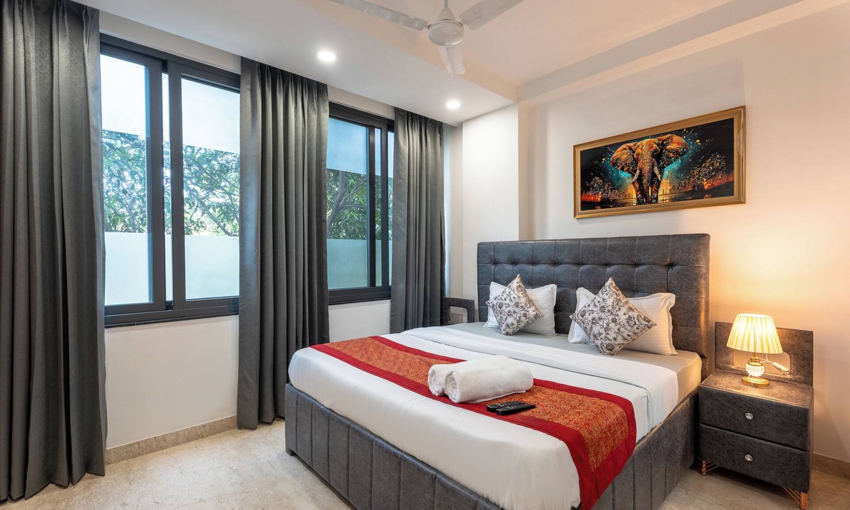 Saket Apartment | Fortune Home Service Apartment E-69,Saket Near Pvr Anupam,Max,Select city Mall