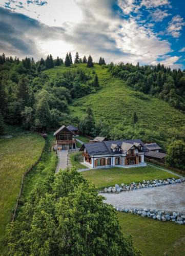 Vama Hotel | Fox Chalet