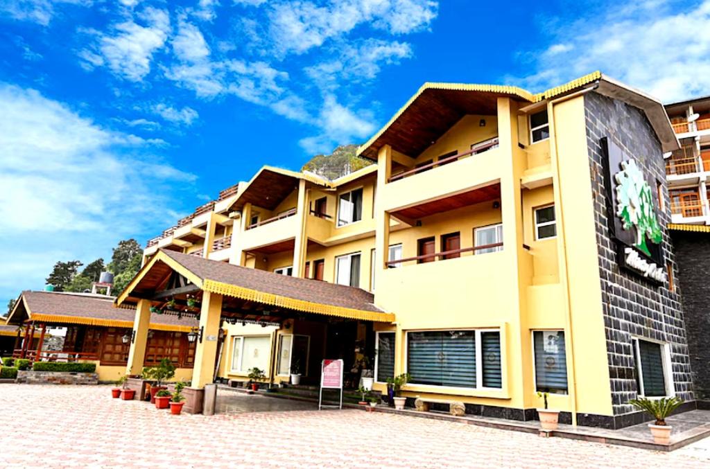 Shyamkhet Bed & Breakfast | Foxoso Misty Oaks - Hotel & Resort