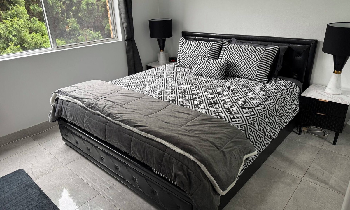 Brighton-le-Sands Apartment | Fully Renovated 2-bedroom apartment in Brighton-Le-Sands, 2 mins from the Beach