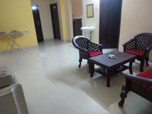 Dhanbad Apartment | Furnished 3BHK Flat at Saraidhela For Family-Friend