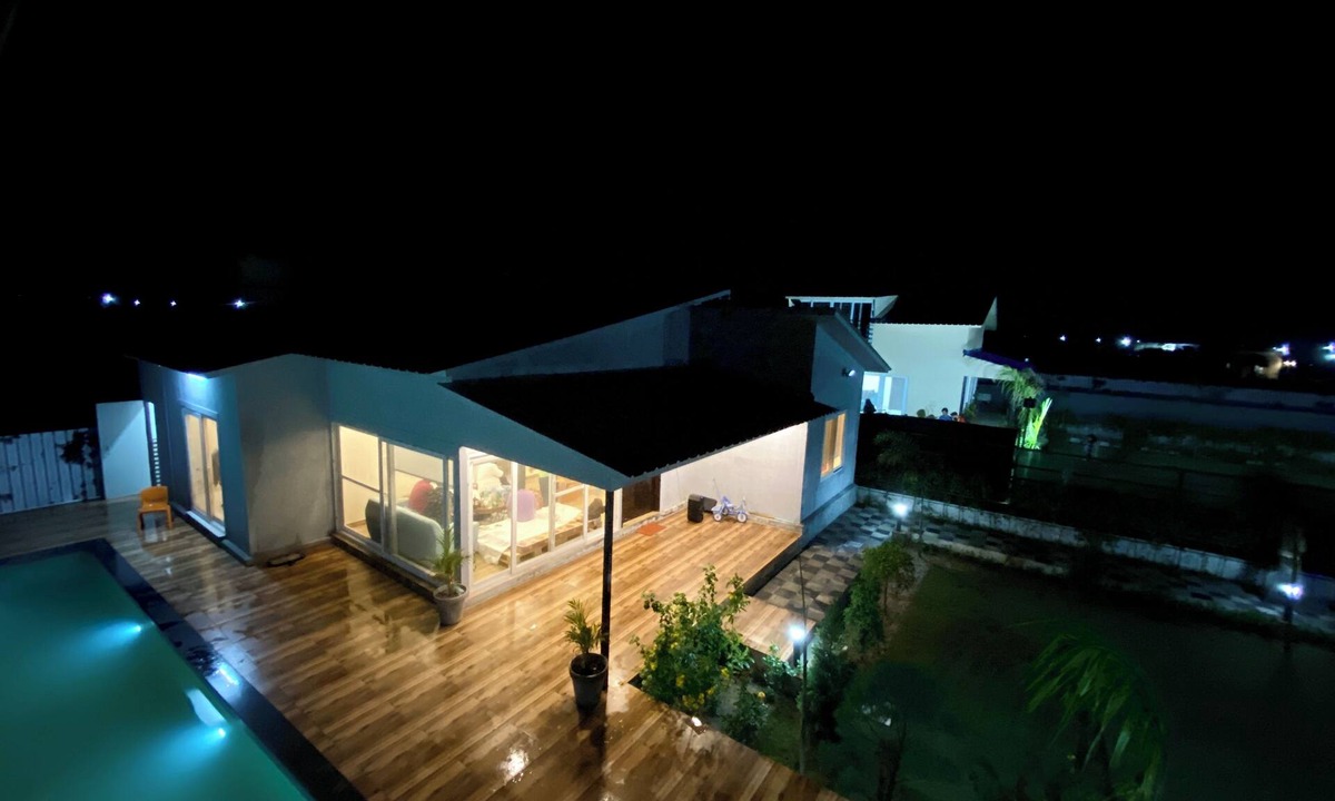 Noida House | GoBravo 71- 2BHK Farm with Pool & Garden Sec150 Noida