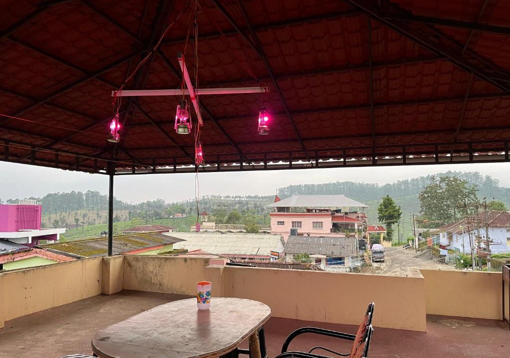 Valparai House | Golden Villa
