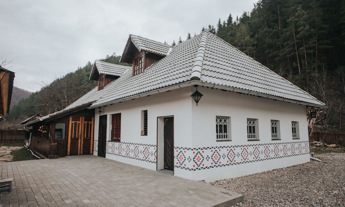 Centrul Nou Hotel | Gospodaria Lui Nea Ion