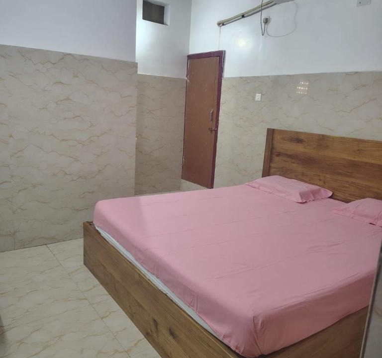 Puri House | Gourinandan lodge 300m from sea beach 1km from railway station