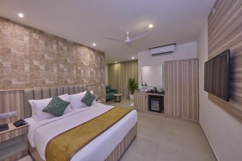 Parthasarathy Puram Hotel | Grand Continent T Nagar