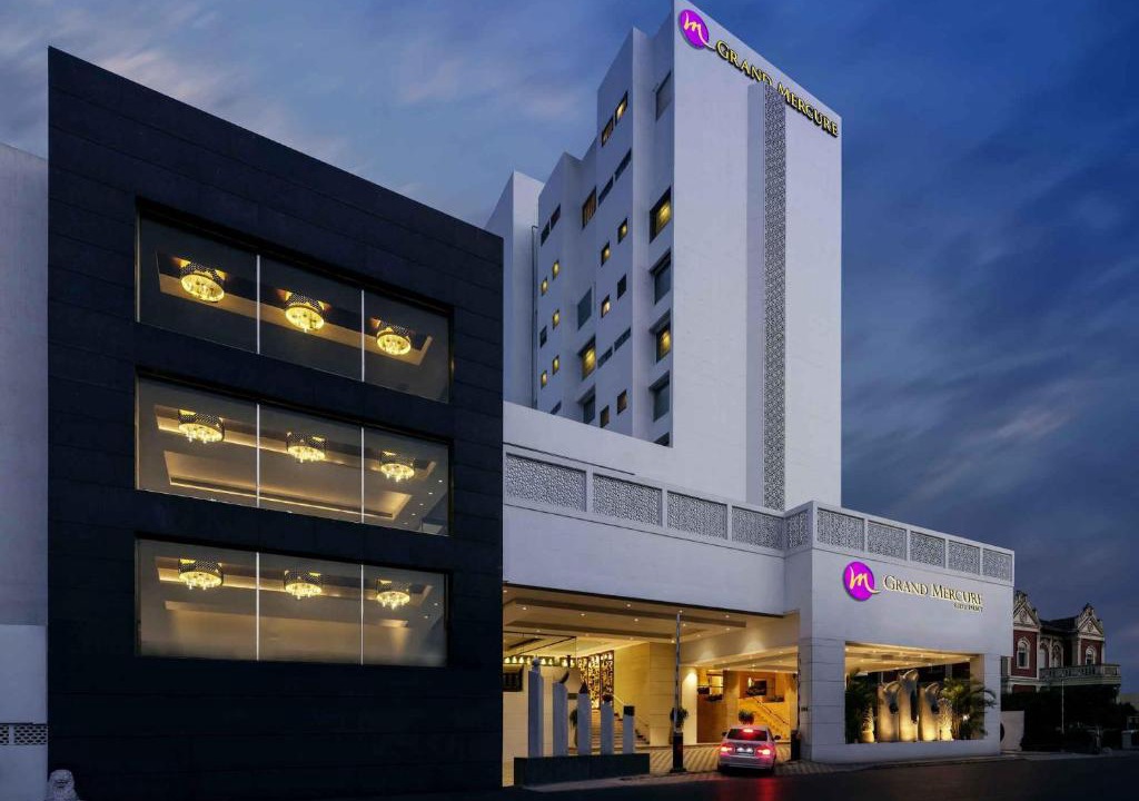 Sayajiganj Hotel | Grand Mercure Vadodara Surya Palace