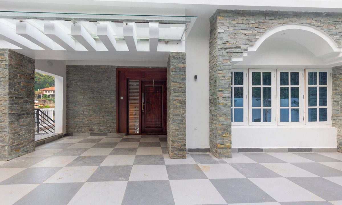 Pudumund Apartment | Grandis Inn By Avkanz