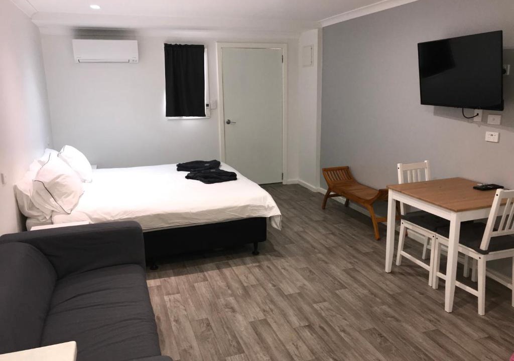 Green Head Ski Chalet | Green Head Caravan Park