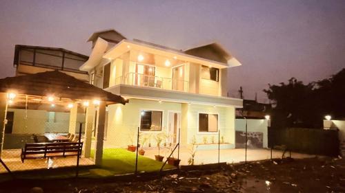 Lonavala Villa | Green Meadows Large Pool & Garden by 23 Villa Stay