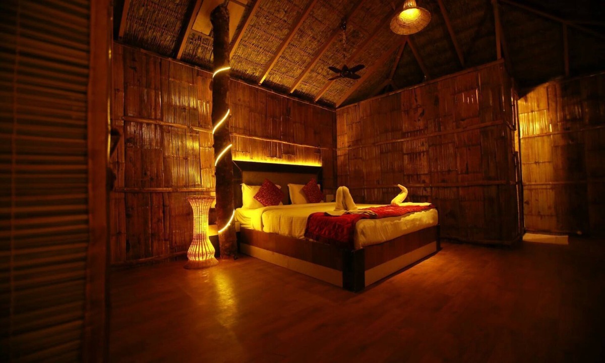 Chithirapuram Hotel | Green Trees Munnar