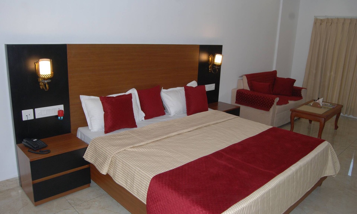Jagadhri Hotel | Grey Pelican Tourist Resort