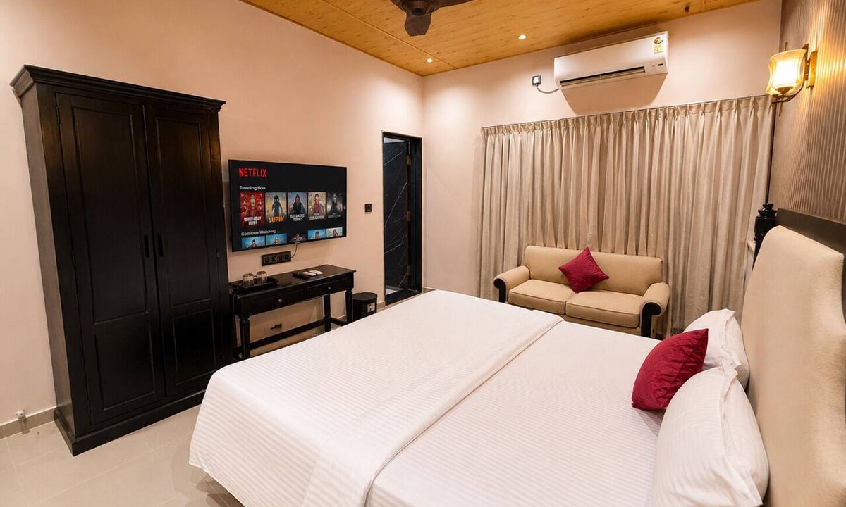 Abu Road Hotel | Guru Shikhar Heights - Highest Hotel in Mount Abu (5700 feet)