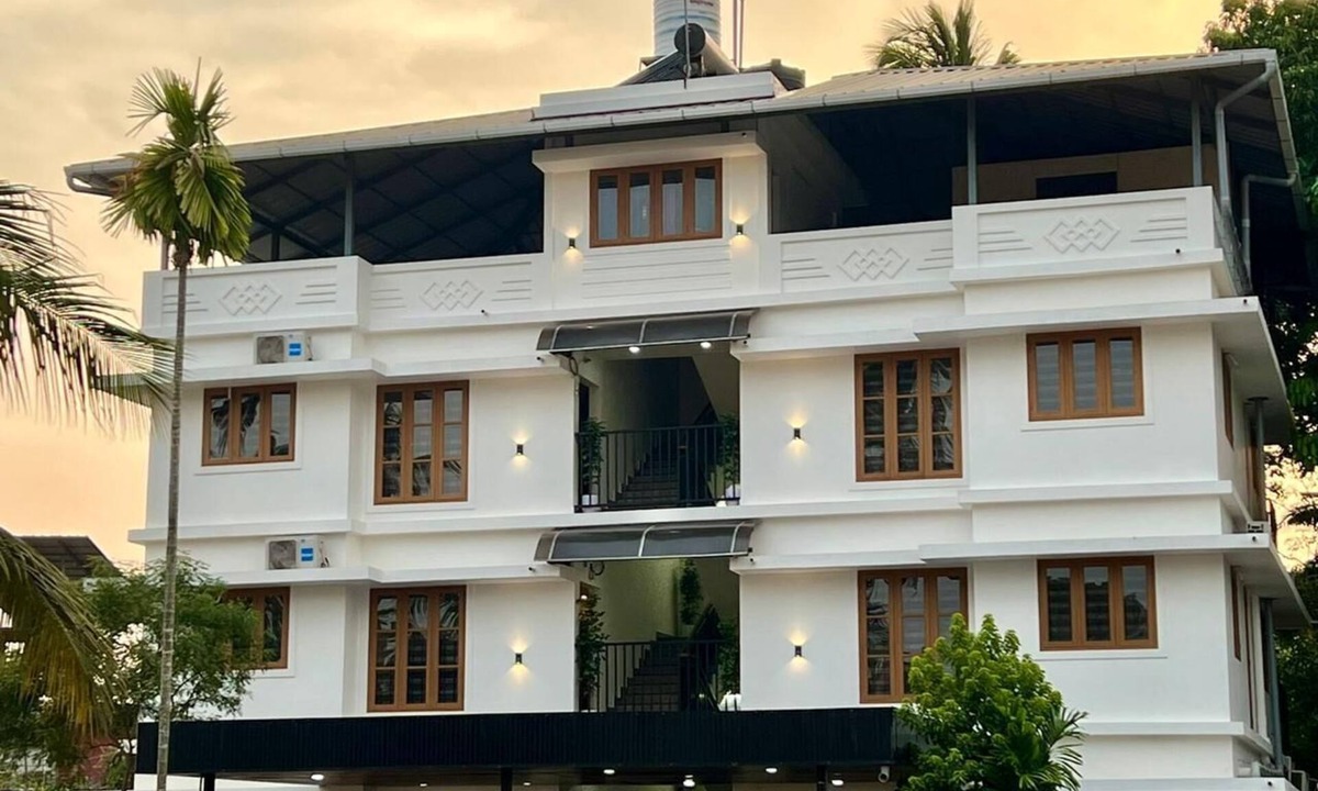 Thrippunithura Hotel | Halo Residency