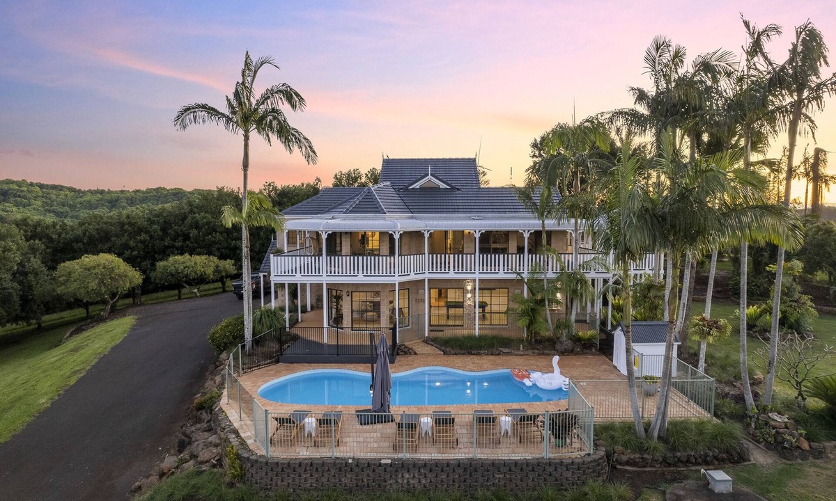 Pearces Creek House | Halt Hill - Large Homestead in the Byron Hinterland with Sweeping views