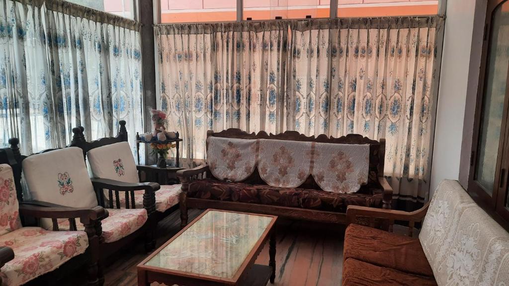 Stuart Hill Ski Chalet | Happiness homestay