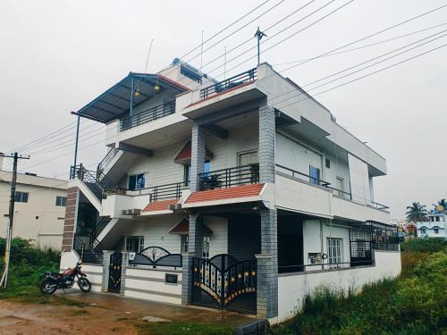 Chikkamagaluru Cabin | Happy Holiday inn service apartment