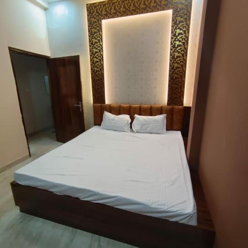 Ujjain Villa | Hari Har HOME STAY FULLY AC