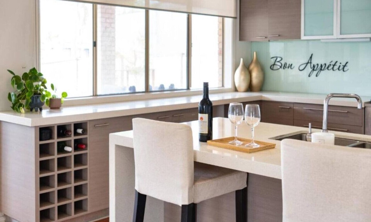 Narre Warren South House | Haven Home Art Spring