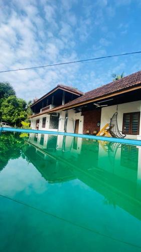 Alwaye House | Heritage farm Resort