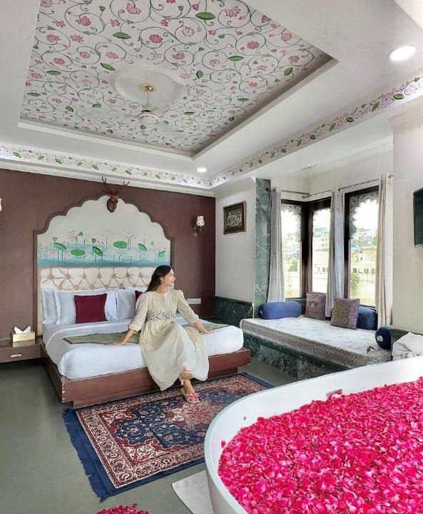 Lake Swaroop Sagar Hotel | Hide-In Udaipur - A Lake View Boutique hotel
