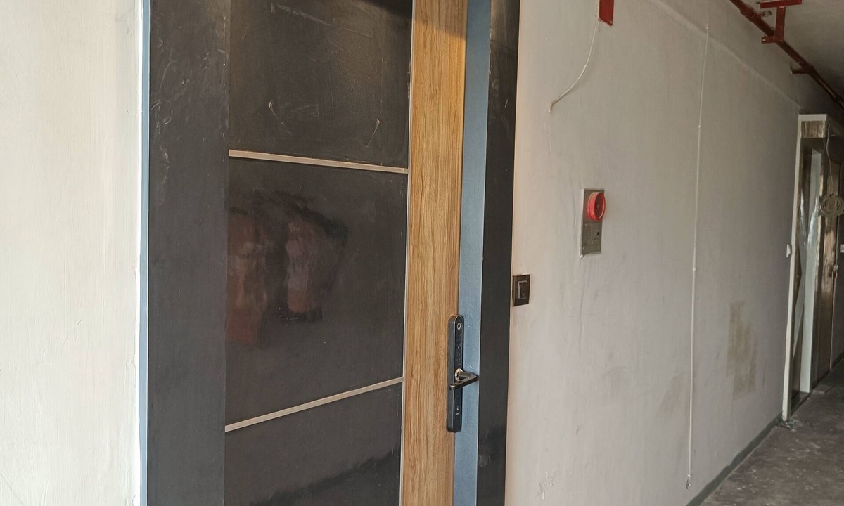 New Delhi Apartment | High Ended Studio Apartment (720) in DLF Capital Greens Society