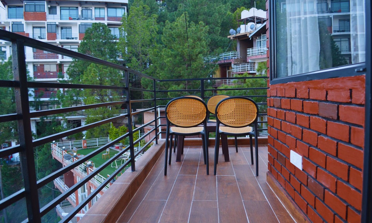 Kumarhatti Apartment | Hill Crest Escapes – Luxury 2BHK Apartment with Scenic Mountain View, Kasauli