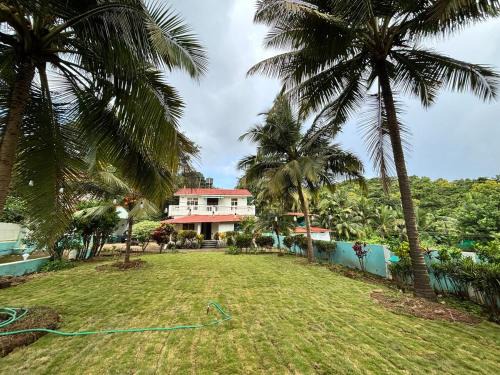 Canacona Villa | Hilltop Nest Cozy Villa with Hill & Forest Views