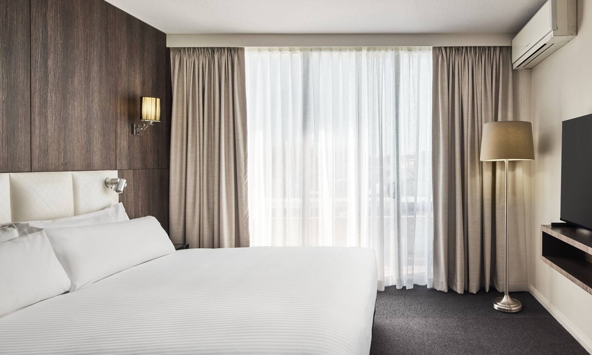 Cabramatta Hotel | Holiday Inn Warwick Farm by IHG