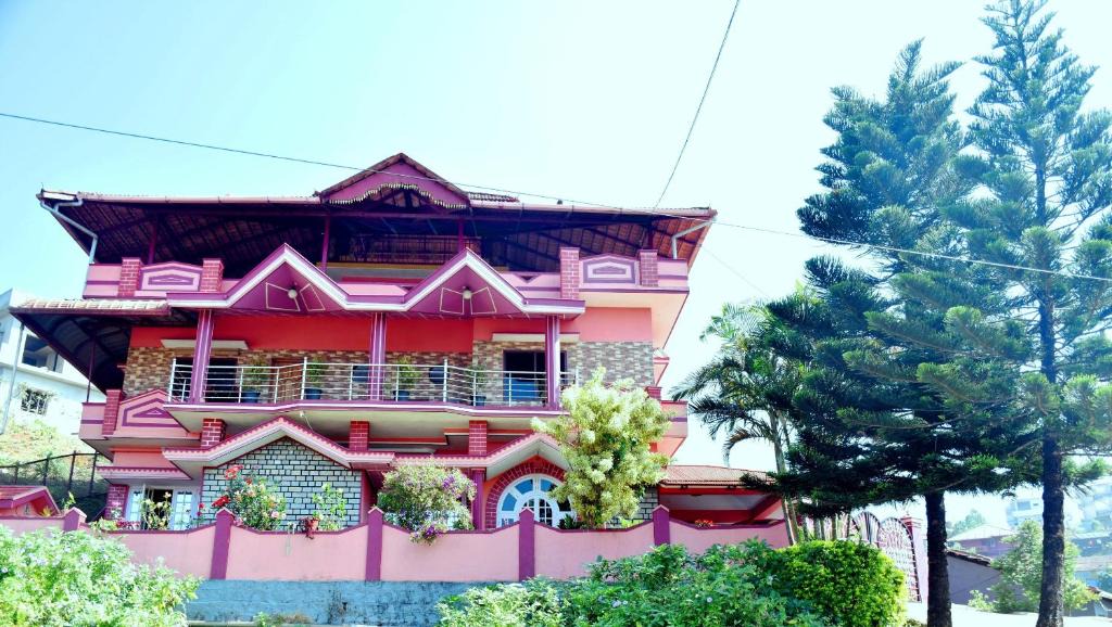 Stuart Hill House | Holidayincoorg Royal Mansion