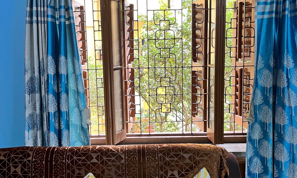 Kolkata Apartment | Home away from Home in a city with Garden View. Experience the magic yourself
