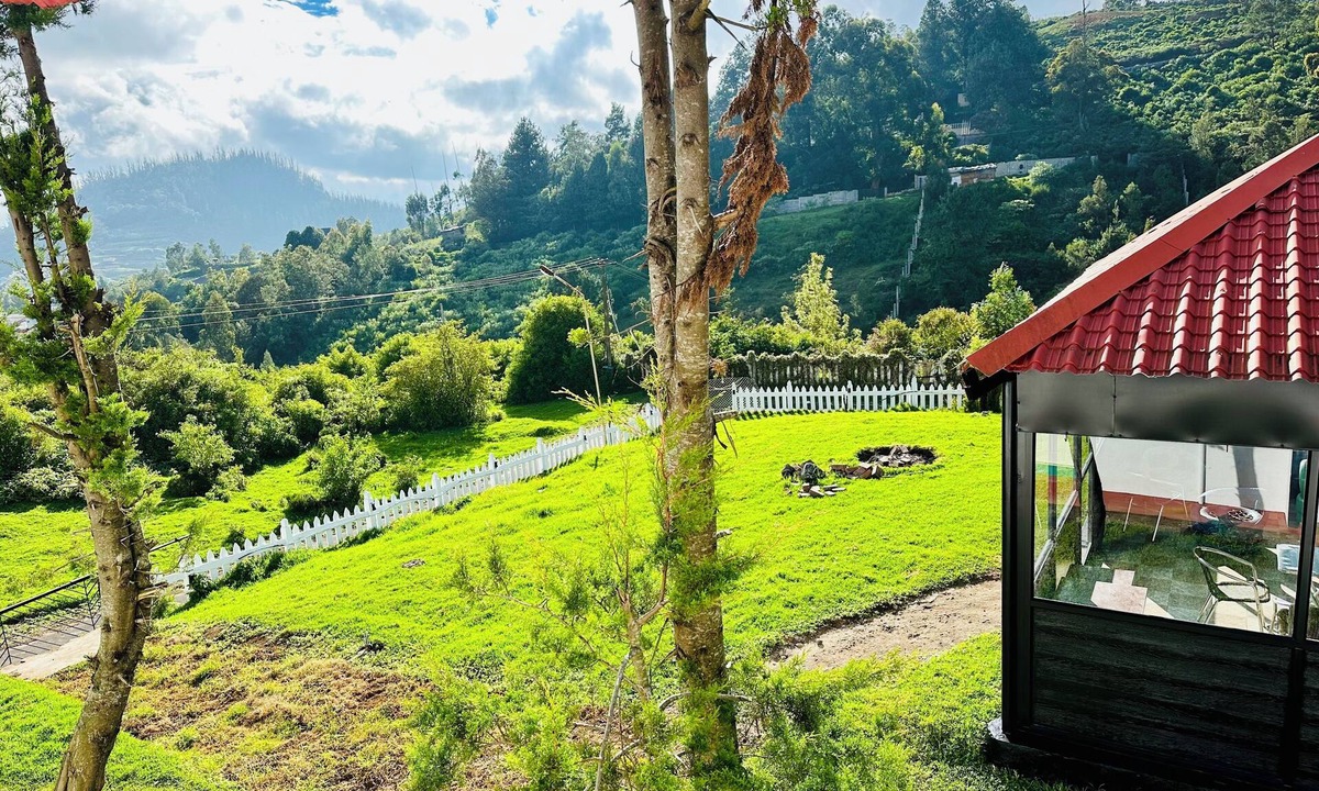 Thalayathimund Bed & Breakfast | Hoopoe House