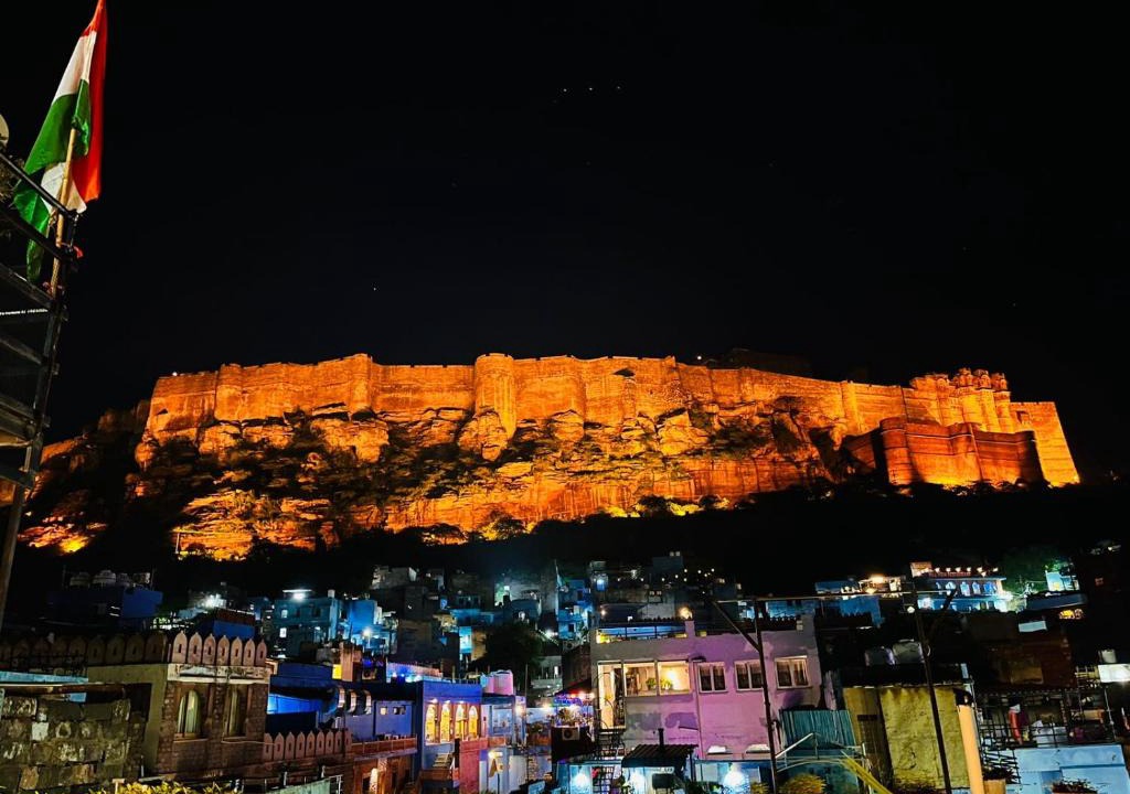 Gulab Sagar Hotel | Hostel Vostel