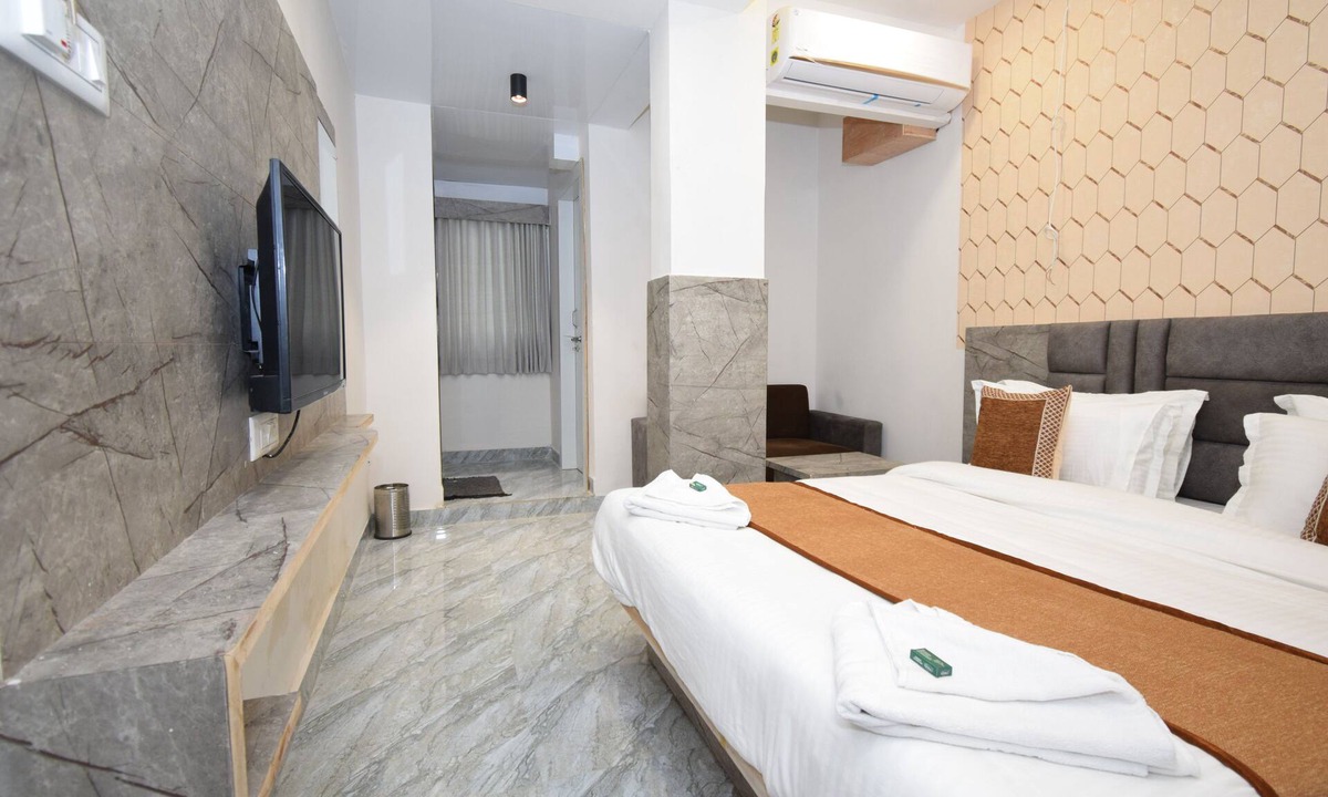 Vastrapur Hotel | Hotel A1 Vastrapur