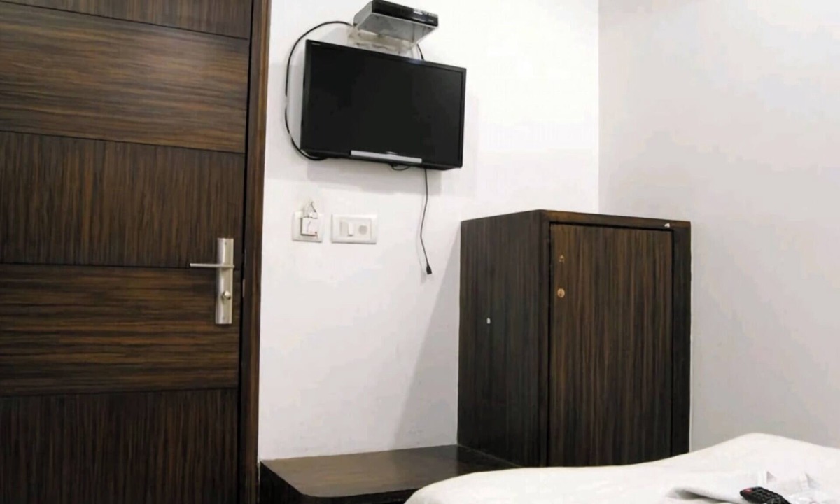 Paharganj Hotel | Hotel A10 International Near New Delhi Railway Station