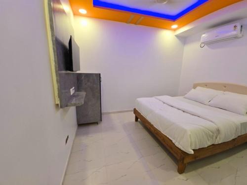 Tathawade Hotel | Hotel Aaditya Inn