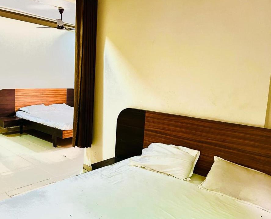 Surat House | hotel aavkar