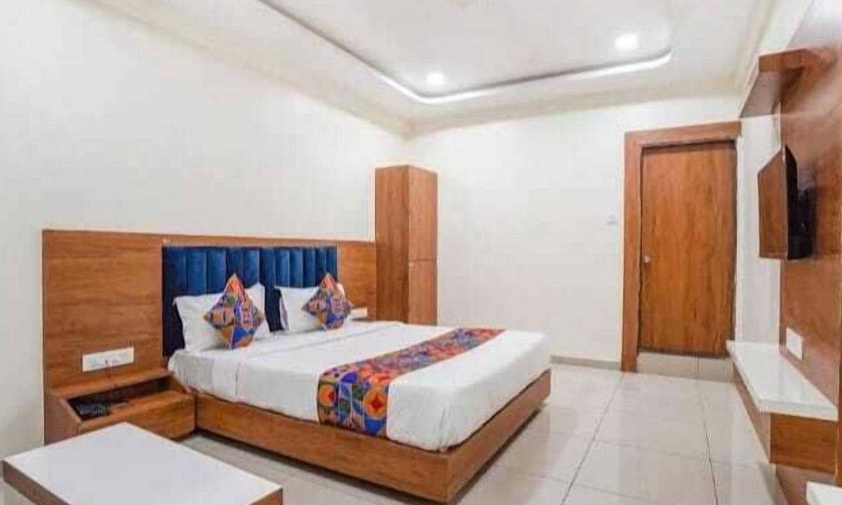 Vadodara Hotel | Hotel Akshar Palace