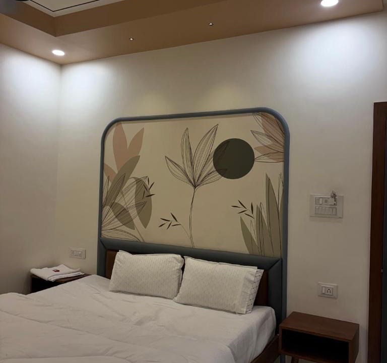 Kamthi Hotel | Hotel Amora
