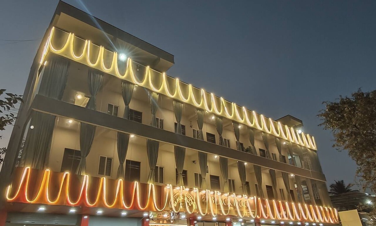Devanahalli Hotel | Hotel Amulya Regency