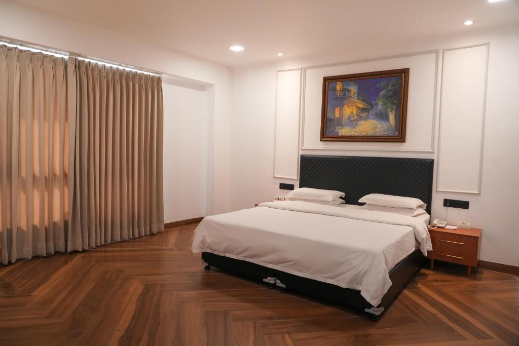 Jamnagar Hotel | Hotel Aram