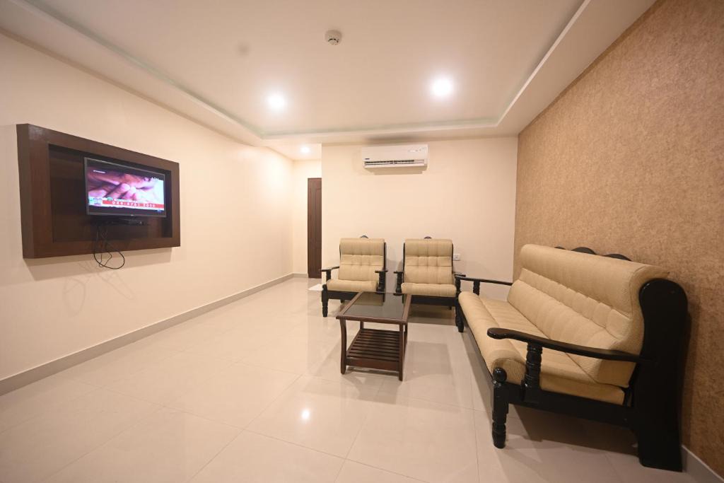 Chengannur Hotel | Hotel Bhagavath Gardens