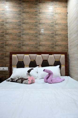 Bandra East House | Hotel Bhagirath