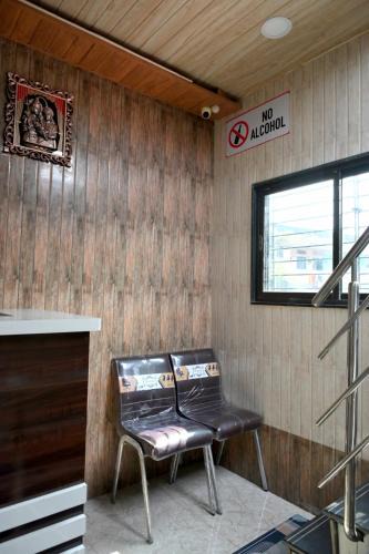 Bandra East House | Hotel Bhagirath